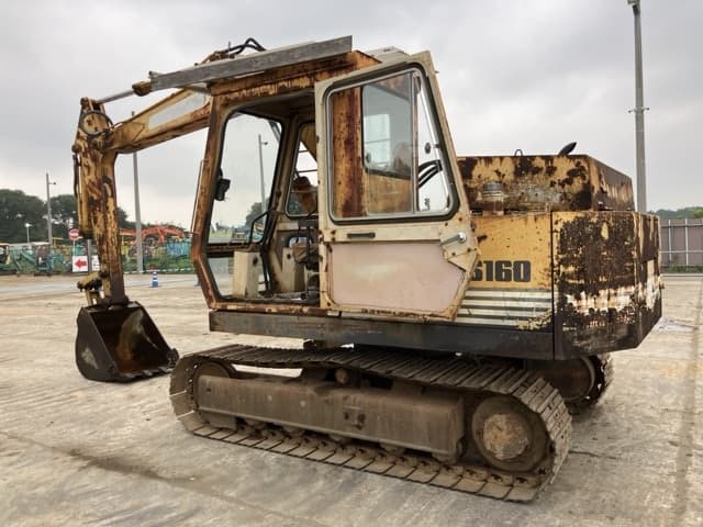 EXCAVATOR — Auction (lot 8451-452)