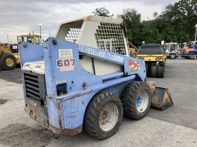 SKID STEER LOADER — Auction (lot 8451-471)