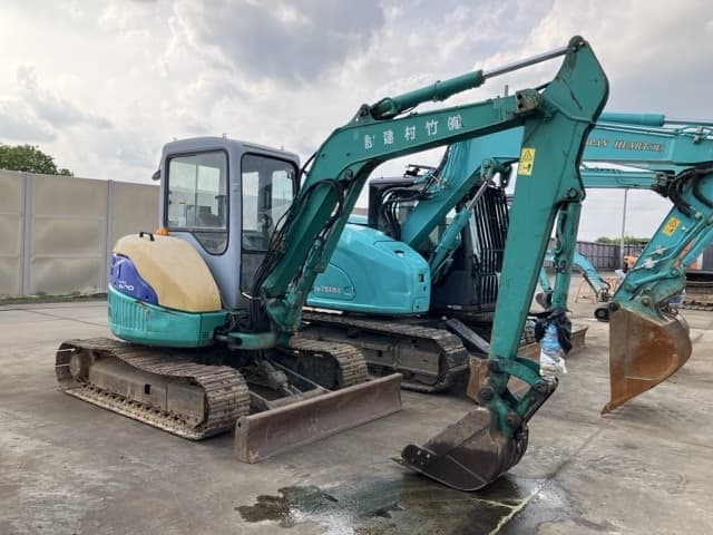 MINI EXCAVATOR — Auction (lot 8451-49)