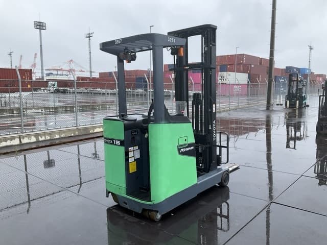 Reach Forklift — Auction (lot 8451-49002)