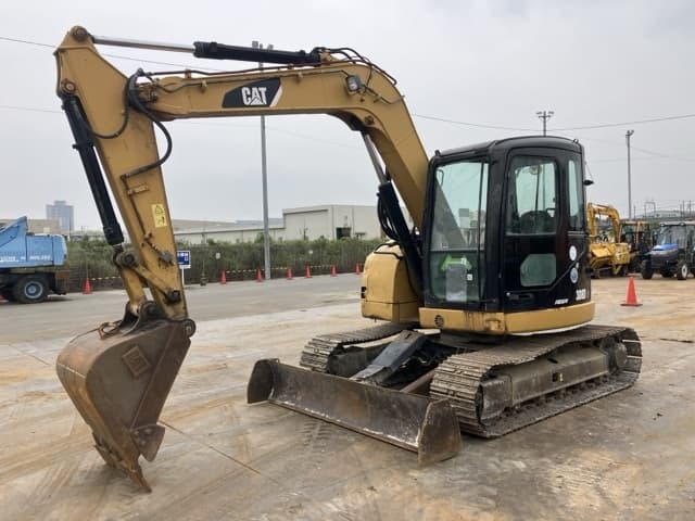 EXCAVATOR — Auction (lot 8451-50009)