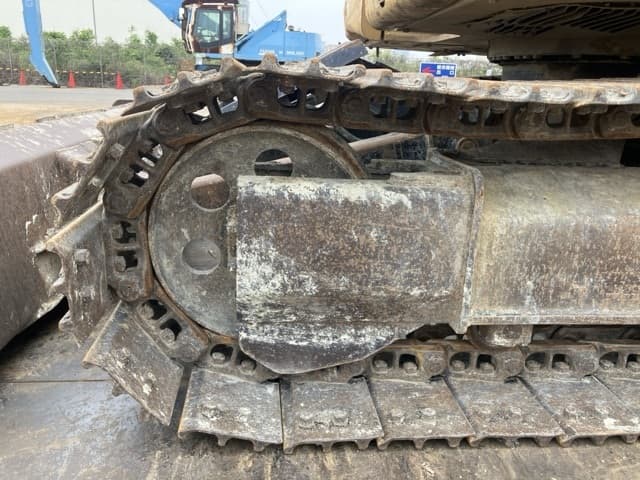 EXCAVATOR — Auction (lot 8451-50009)