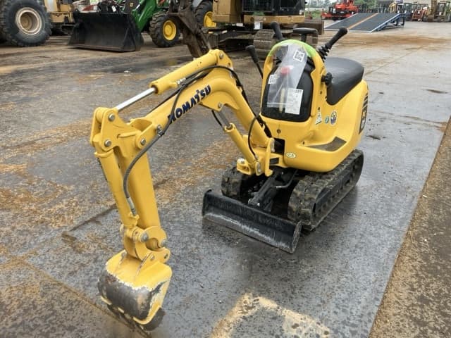 MINI EXCAVATOR — Auction (lot 8451-50012)