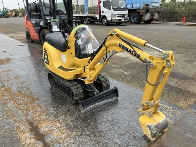 MINI EXCAVATOR — Auction (lot 8451-50012)