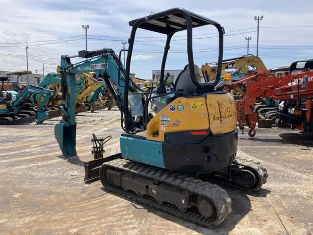 MINI EXCAVATOR — Auction (lot 8451-50024)