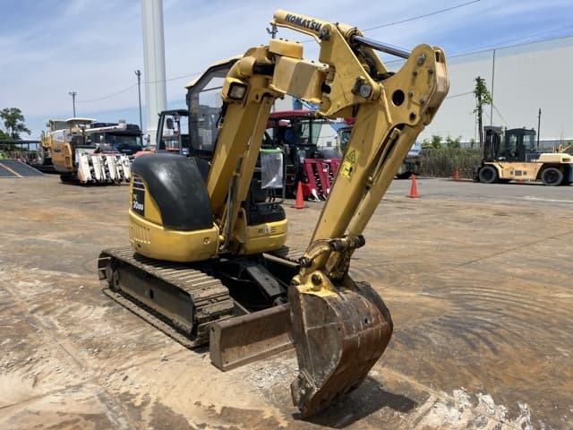 MINI EXCAVATOR — Auction (lot 8451-50025)
