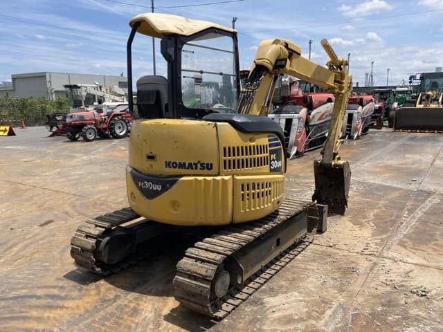 MINI EXCAVATOR — Auction (lot 8451-50025)