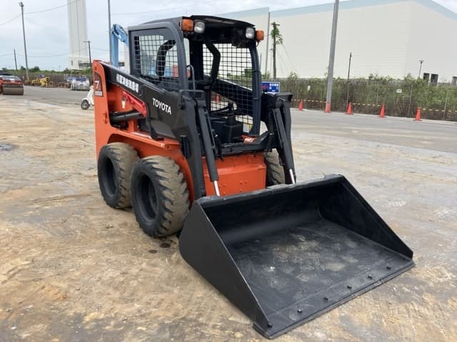 SKID STEER LOADER — Auction (lot 8451-50032)