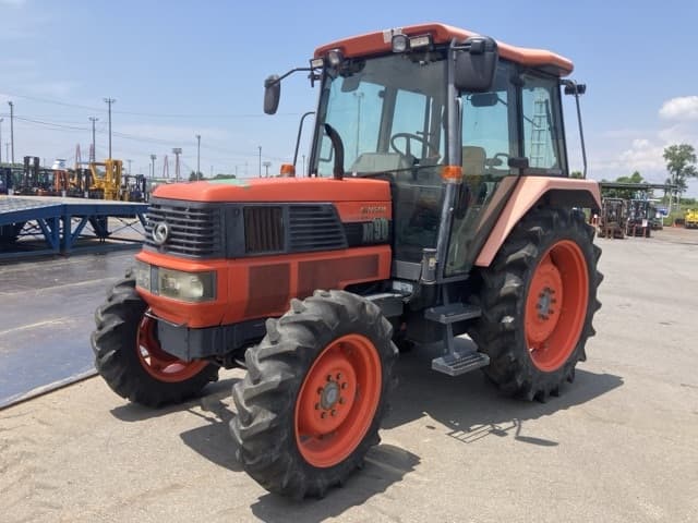 Tractor — Auction (lot 8451-51001)