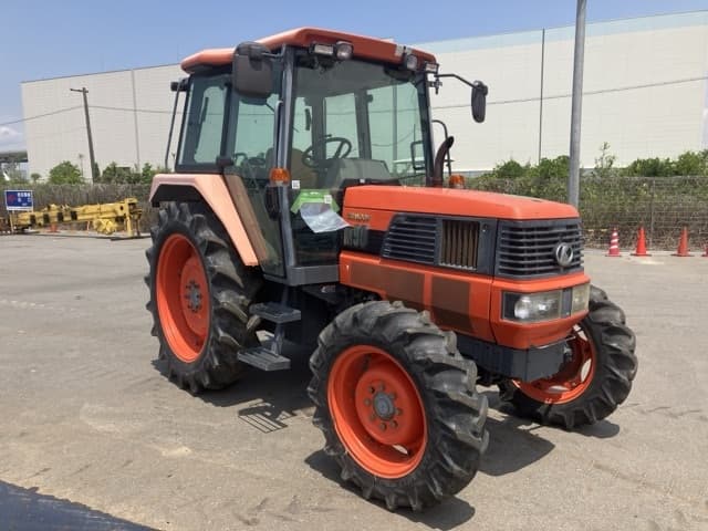 Tractor — Auction (lot 8451-51001)