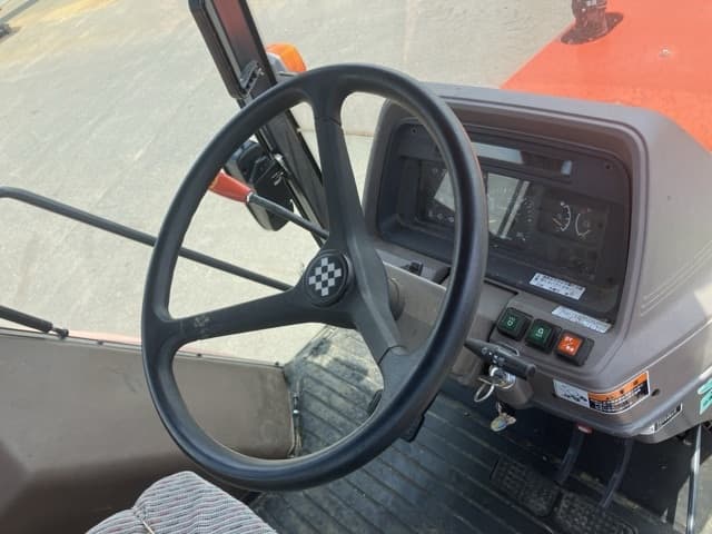 Tractor — Auction (lot 8451-51001)