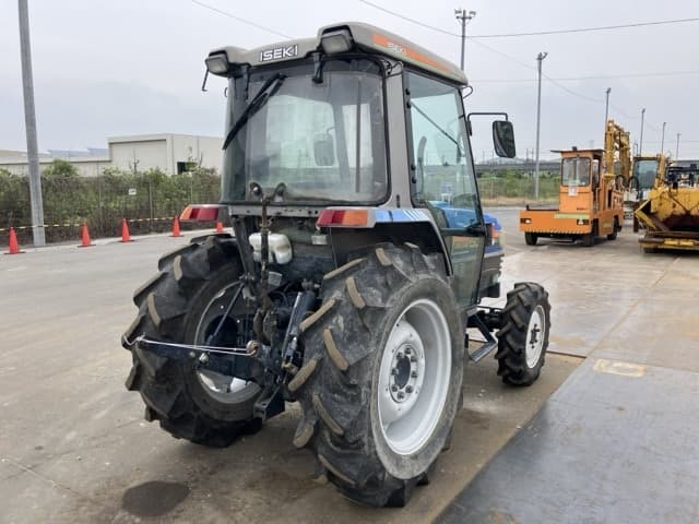 Tractor — Auction (lot 8451-51005)
