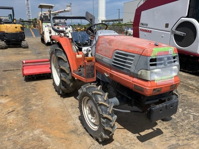 Tractor — Auction (lot 8451-51018)