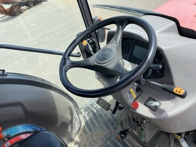 Tractor — Auction (lot 8451-51023)