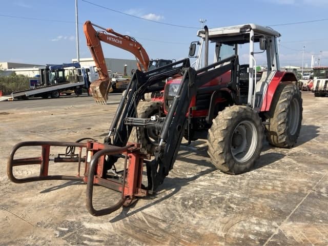Tractor — Auction (lot 8451-51024)