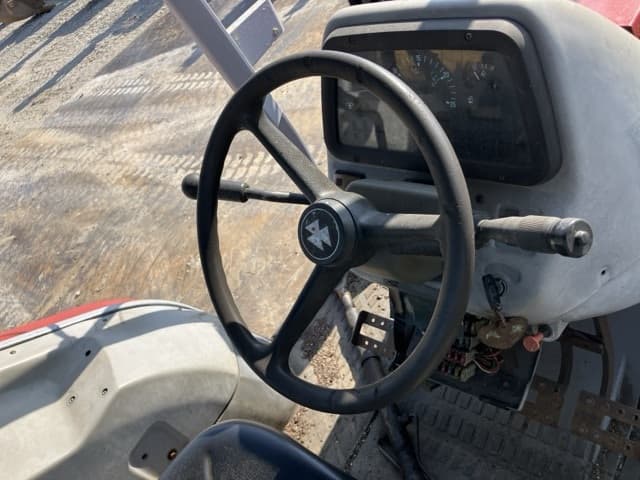 Tractor — Auction (lot 8451-51024)