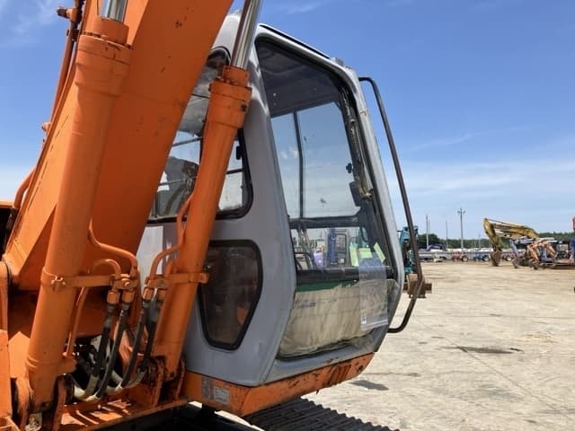 EXCAVATOR — Auction (lot 8451-516)