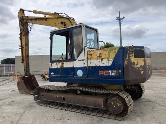 EXCAVATOR — Auction (lot 8451-517)
