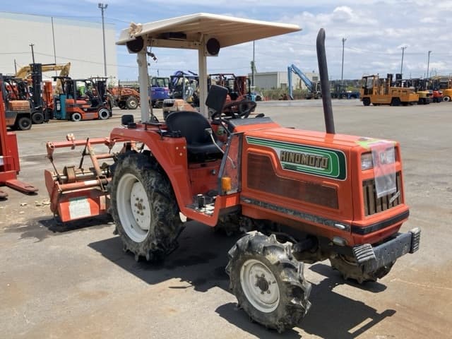 Tractor — Auction (lot 8451-51801)