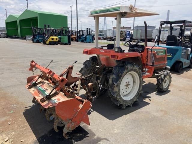 Tractor — Auction (lot 8451-51801)