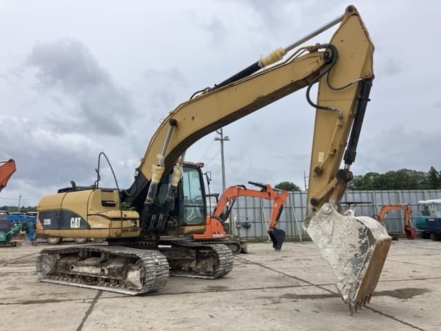 EXCAVATOR — Auction (lot 8451-519)