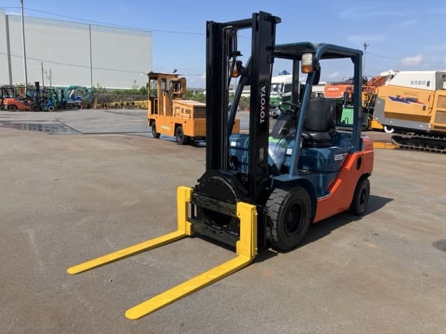 Forklift — Auction (lot 8451-52008)