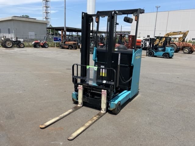 Reach Forklift — Auction (lot 8451-52016)