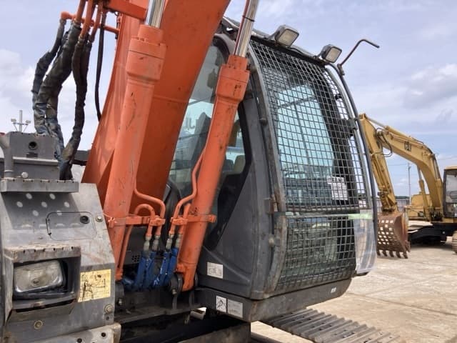 EXCAVATOR — Auction (lot 8451-528)