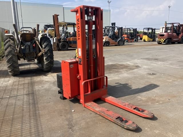 Reach Forklift — Auction (lot 8451-52802)