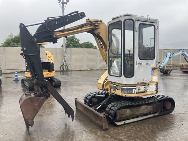 MINI EXCAVATOR — Auction (lot 8451-529)