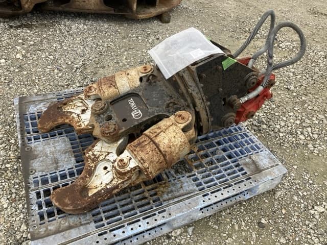 Crusher — Auction (lot 8451-53010)