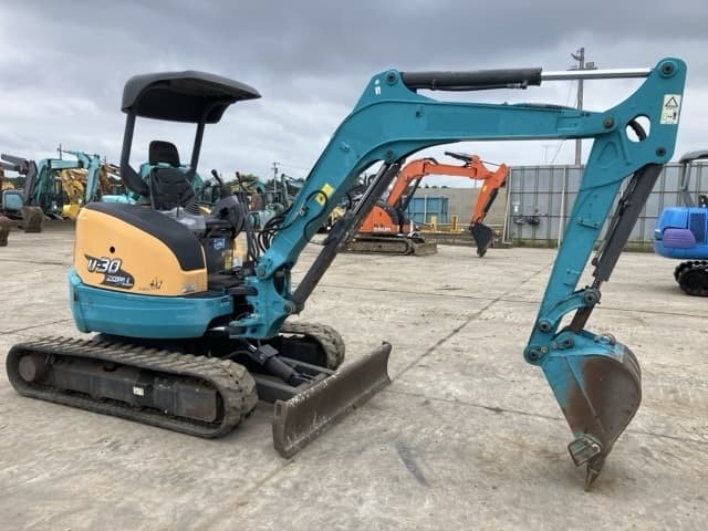 MINI EXCAVATOR — Auction (lot 8451-532)