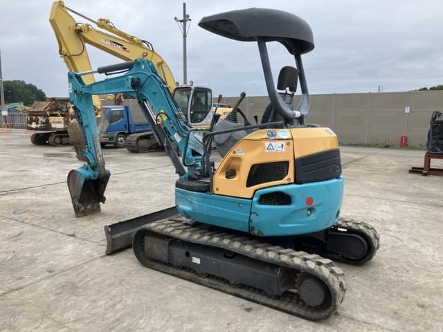 MINI EXCAVATOR — Auction (lot 8451-532)