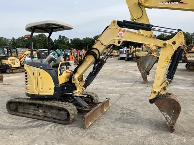 MINI EXCAVATOR — Auction (lot 8451-535)