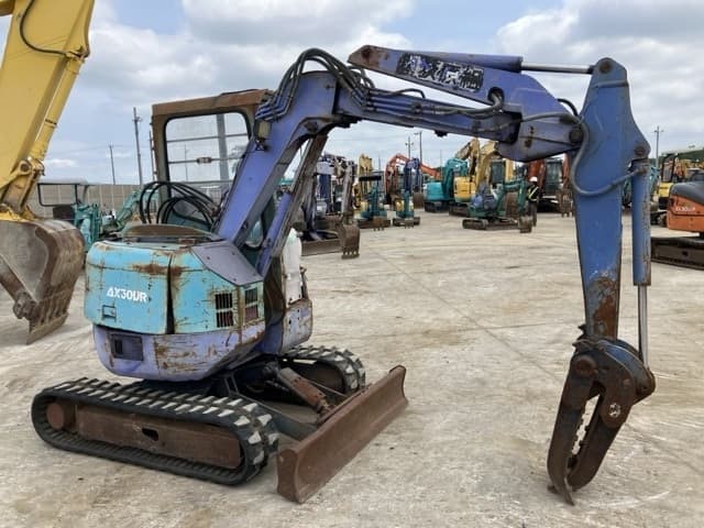 MINI EXCAVATOR — Auction (lot 8451-537)