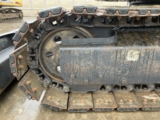 EXCAVATOR — Auction (lot 8451-553)