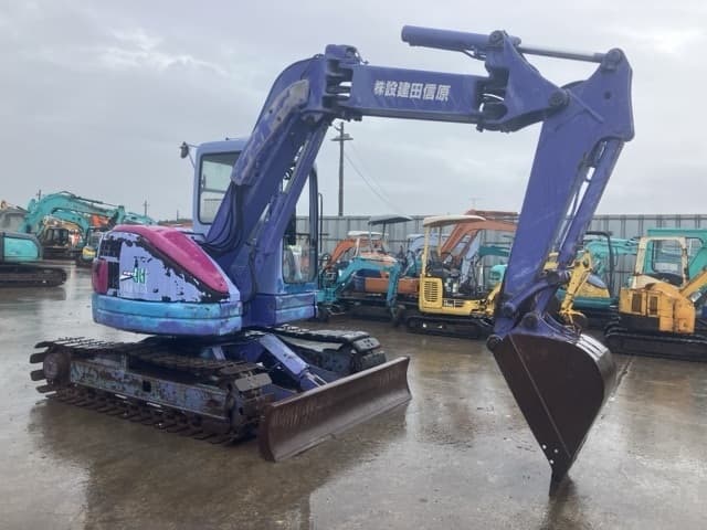 EXCAVATOR — Auction (lot 8451-555)
