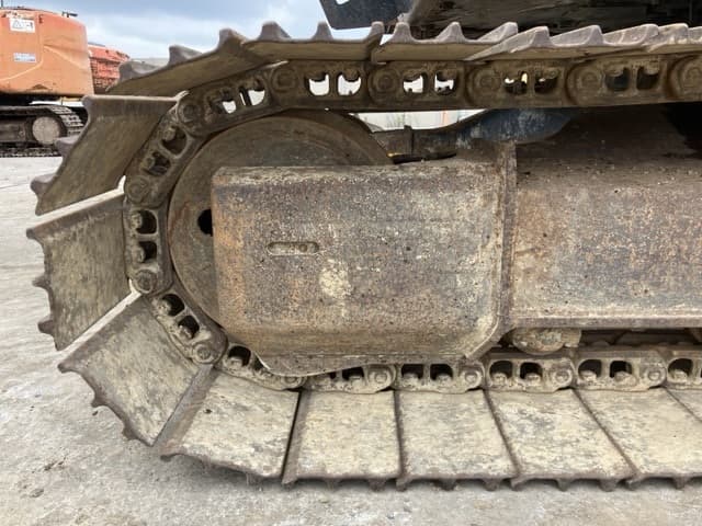 EXCAVATOR — Auction (lot 8451-557)
