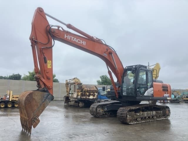 EXCAVATOR — Auction (lot 8451-562)