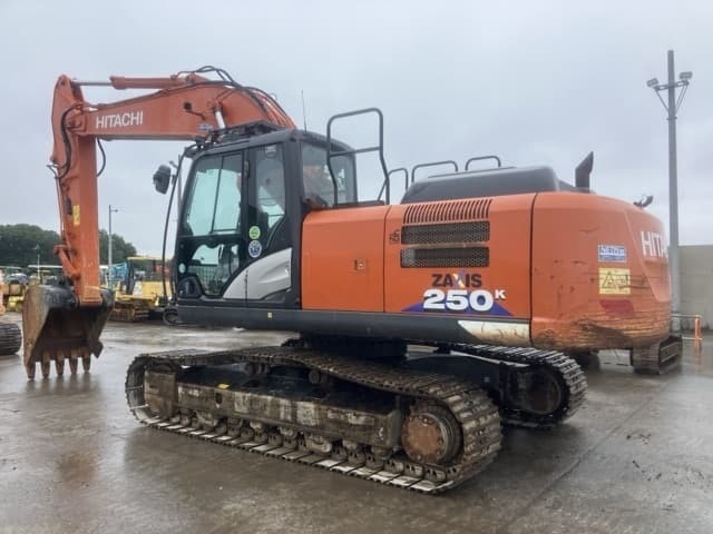 EXCAVATOR — Auction (lot 8451-562)