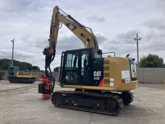 EXCAVATOR — Auction (lot 8451-565)