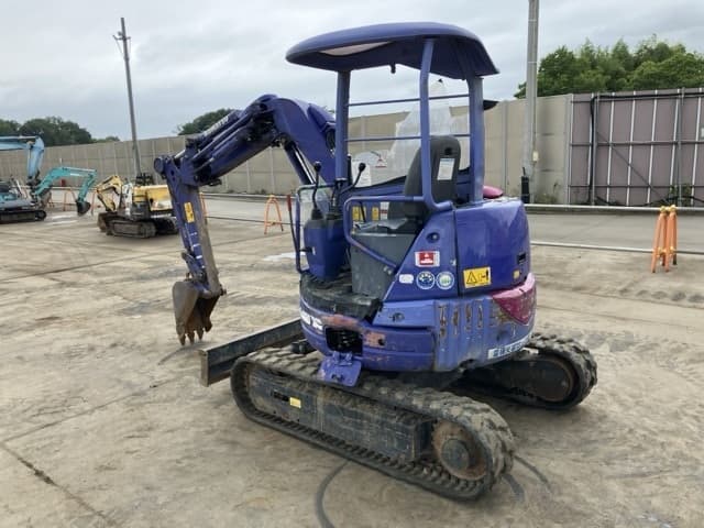 MINI EXCAVATOR — Auction (lot 8451-573)