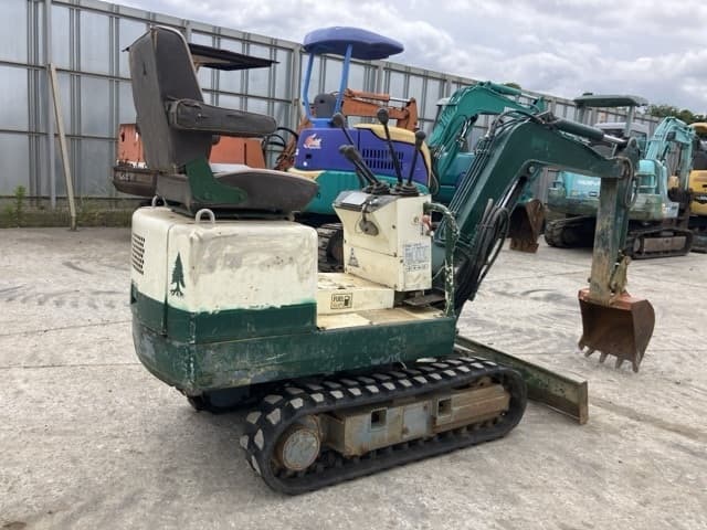 MINI EXCAVATOR — Auction (lot 8451-579)