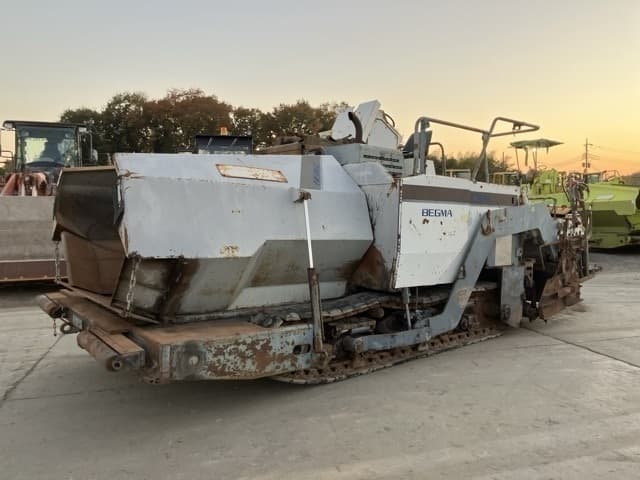 Asphalt finisher — Auction (lot 8451-583)