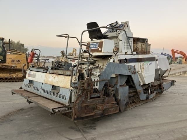 Asphalt finisher — Auction (lot 8451-583)