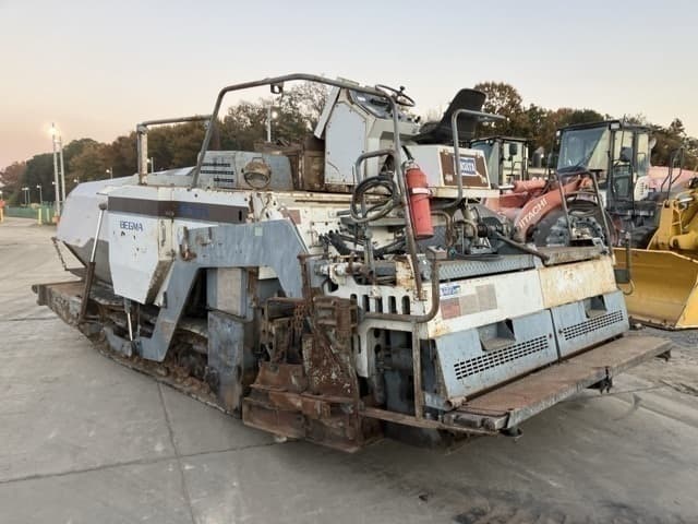 Asphalt finisher — Auction (lot 8451-583)