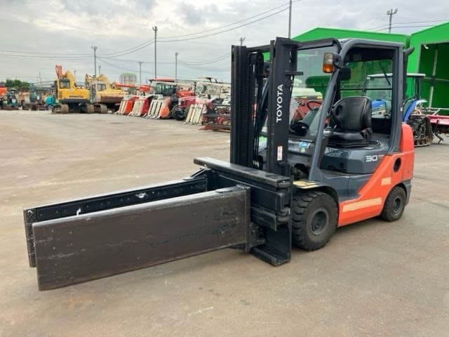 Forklift — Auction (lot 8451-59005)
