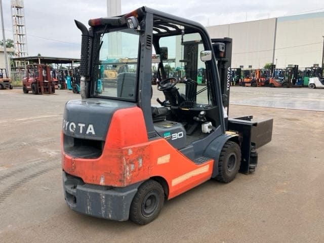 Forklift — Auction (lot 8451-59005)