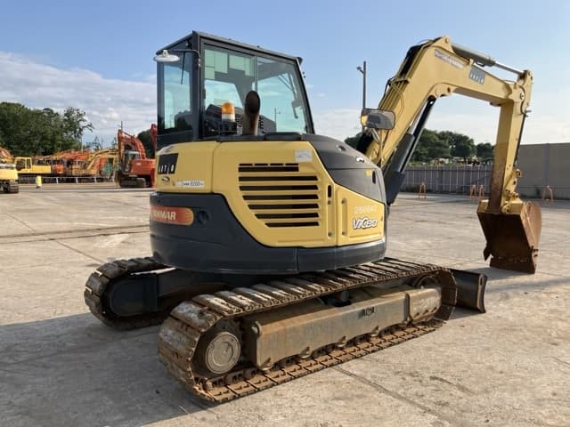 EXCAVATOR — Auction (lot 8451-64)