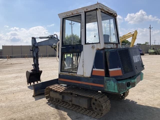 MINI EXCAVATOR — Auction (lot 8451-72)